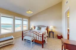 Spacious House with Ocean Views and Three Decks Close to Town and Walk to Beach