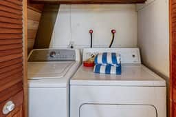 Fun and Unforgettable Beach House Dog friendly with a Great Location