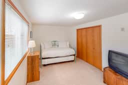 Cozy dog friendly getaway one block from beach with fireplace and gas grill