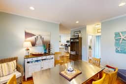 Dog friendly coastal home with private hot tub and park access