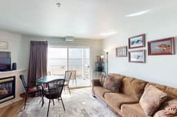 Historic Taft District condo with dazzling bay views fireplace and washer dryer