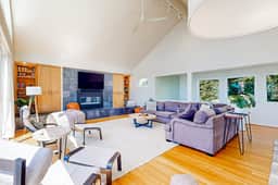 Idyllic Cape retreat with ocean views and private hot tub walk to state beach