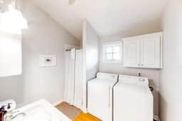 Family Friendly Beach Home with High Speed WiFi Gas Fireplace and Washer Dryer
