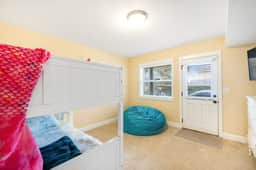 Family Home with Game Room WiFi Fireplace Private Hot Tub Walk to Beach