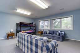 Serene home with entertainment full kitchen and easy beach access