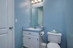 Serene home with entertainment full kitchen and easy beach access