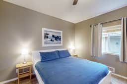 Comfortable home close to beach with deck and game room close to town