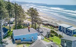 Oceanview Group Getaway in Prime Beachside Location