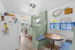 Coastal cottage in Rockaway Beach, steps to ocean