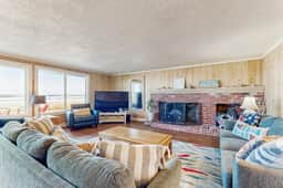 Oceanfront home with a washer dryer and beach access