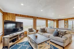 Oceanfront home with great views high speed WiFi and direct beach access