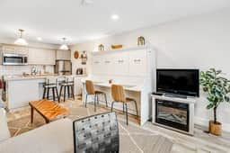 Vibrant polished condo with oceanfront views patio and with easy beach access