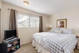 Comfortable inviting home with great deck 2 blocks to the beach