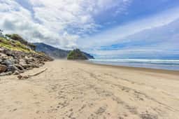 Proposal Rock Charmer Condo in Neskowin with creekside and ocean views