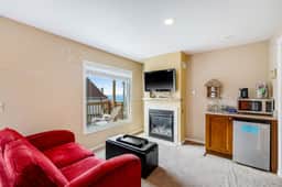 2 Story Dog Friendly Aparthotel with Deck Gas Fireplace Ocean Views Beach Access