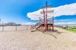 Coastal room near the beach and downtown dog friendly