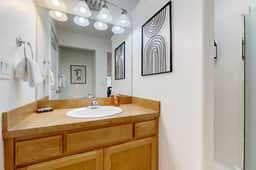 Cottage near the beach with hot tub gas fireplace washer dryer dog friendly