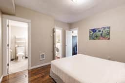 Ocean Views and Pure Luxury Await Dog Friendly Home with WiFi