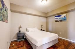Ocean Views and Pure Luxury Await Dog Friendly Home with WiFi