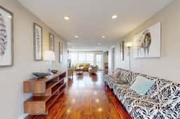 Luxurious and Spacious Renovated Condo with Gorgeous Ocean Views Dogs OK