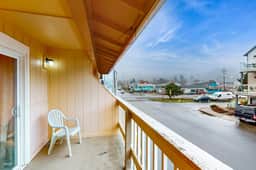 Dog Friendly Motel Room Located Near the Beach and Downtown