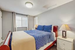 Dog Friendly Room with Kitchen Located Near the Beach and Downtown