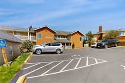 Dog Friendly Condo with Stunning Ocean Views and Easy Beach Access