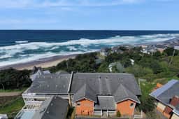 Dog Friendly Studio with Ocean Views WiFi and Nearby Beach Access