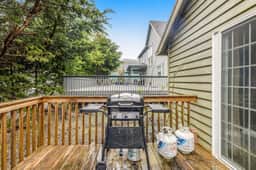 Dog Friendly Home Just a Half Mile Walk to the Beach and Heart of Town
