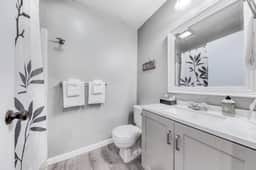 Dog friendly Two Room Combination Walk to Downtown and the Beach