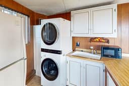 Spacious Dog Friendly Getaway with Boat Parking Perfect for Two Families