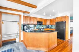 Spacious dog friendly home with ocean views sauna wood stove and WIFI