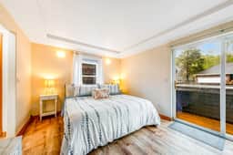 2 story home near the beach with private hot tub deck firetable and washer dryer