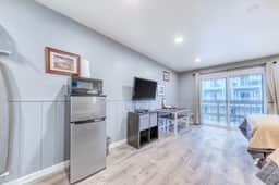 Dog friendly motel with kitchens and kitchenettes and WiFi walk to the beach