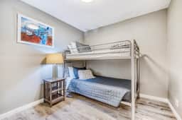 Dog friendly motel with kitchens and kitchenettes and WiFi walk to the beach