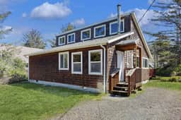 Home near the beach with furnished deck gas grill and outdoor firepit