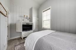 Two Story Olivia Beach Home with Free WiFi Dog Friendly and Close to the Beach