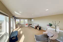 Expansive Beach Retreat 2 Decks and Balcony Corner Lot 50 to Ocean