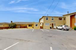 Lovely Oceanview Condo Close to the Beach Dogs Welcome