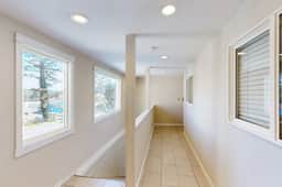 Upper Level Studio WiFi Close to Beach Access Dogs Welcome