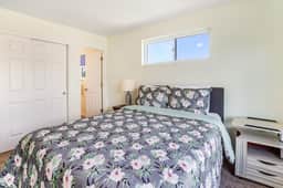 Large and convenient duplex suite with central AC and with D walk 1 minute to beach