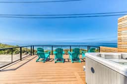 Oceanfront dog friendly home with hot tub and huge view steps to beach access