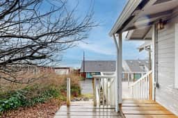 Pleasant dog friendly house with panoramic views short walk to the beach