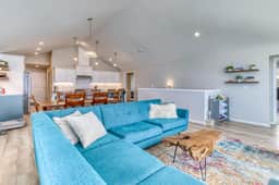 Oceanfront dog friendly home with hot tub and huge view steps to beach access