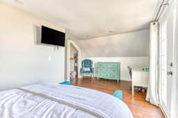 Ocean view home 1 block from the beach with hot tub deck and fireplace