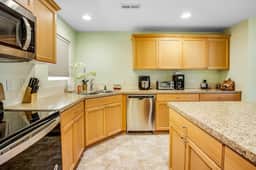 Beachside home with central AC washer dryer 1 minute walk to beach