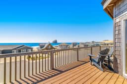 Dog Friendly House with Ocean Views Hot Tub Arcade Machine and Easy Beach Access