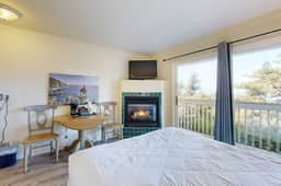 Lower Level Dog Friendly Studio with Ocean Views and Free WiFi Walk to Beach