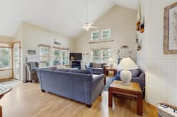 Sunny Beach House with Private Hot Tub Firepit and Tons of Space Dogs OK