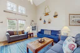 Sunny Beach House with Private Hot Tub Firepit and Tons of Space Dogs OK